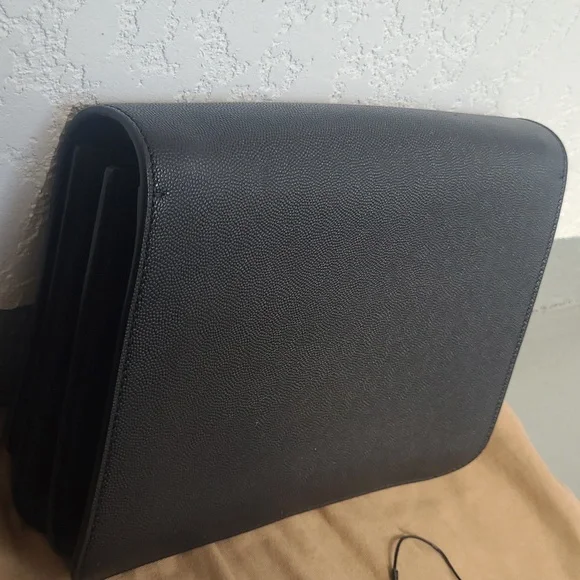 Authentic Burberry - Picture 6 of 17